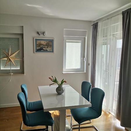 Appartement Apartman Rita à Makarska Extérieur photo