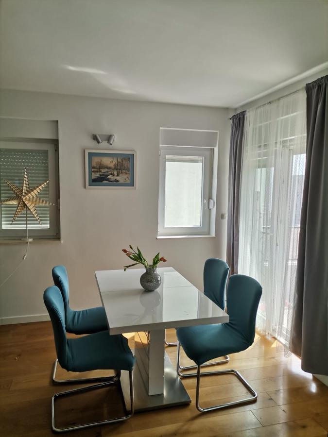 Appartement Apartman Rita à Makarska Extérieur photo