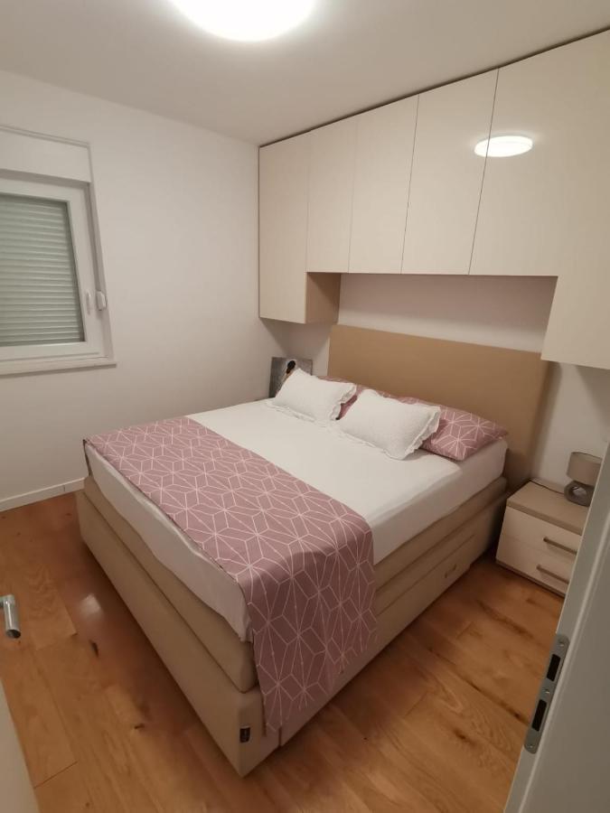 Appartement Apartman Rita à Makarska Extérieur photo
