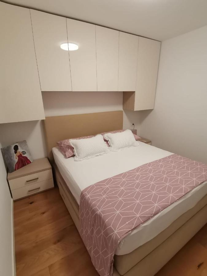 Appartement Apartman Rita à Makarska Extérieur photo